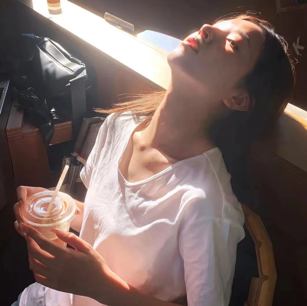 互换身体后,首富老公每天替我受虐